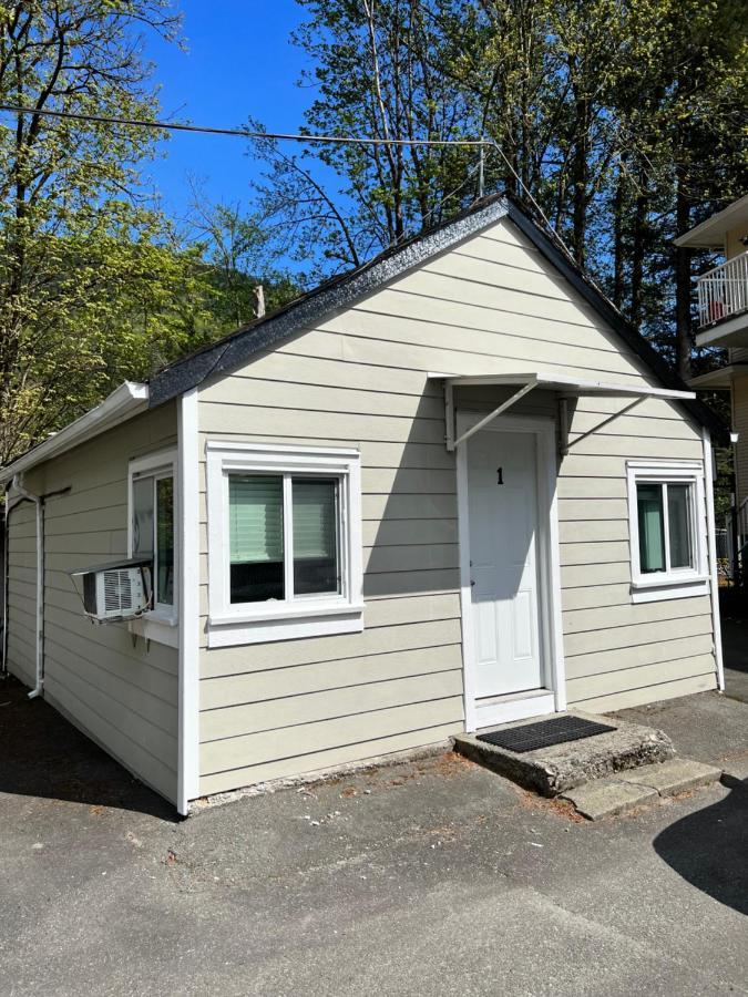 Lake Errock Motel Harrison Mills Extérieur photo